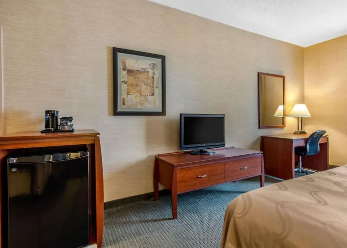 Quality Inn & Suites Benton - Draffenville